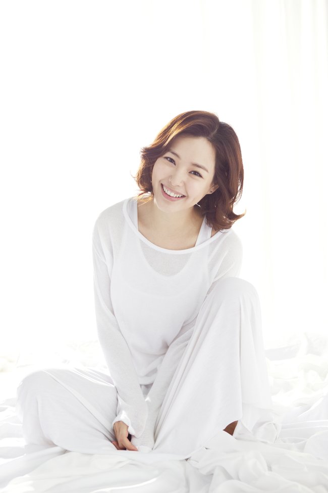 이하늬(탤런트/미스코리아)
버라이어티 예능계에 여성의 입지는 만만치 않다. 실내에서 진행되는 토크 버라이어티는 박미선, 이영자 같은 여자 스타들이 있지만 야외에서 하는 리얼 버라이어티에서 여자 스타는 탄생하기 어렵다.