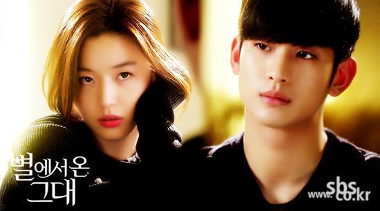 전지현(좌부터/왕지현/영화배우),김수현(탤런트/영화배우)
톱스타 전지현(33)은 14년 만의 안방복귀에 ‘국민여신’이 돼 돌아왔다. 전지현의 전매특허다. 13년 전 ‘엽기적인 그녀(2001)’를 통해 꽃 피운 발랄하고 사랑스러웠던, 하지만 사정없이 망가졌던 여대생은 ‘도둑들(2012)‘을 만나 원숙미를 더했고, ‘별에서 온 그대’을 통해 빛을 발하는 중이다. 무식하고 사랑스러운 ‘국민여신’에 요즘 안방이 들썩인다.
