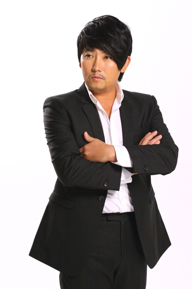 이승철(가수)
코어콘텐츠미디어로부터 음원을 무단으로 사용했다며 피소된 가수 이승철과 그의 매니지먼트사인 백엔터테인먼트가 변호사를 통해 명예훼손죄 및 무고죄로 고소할 방침을 밝혔다.