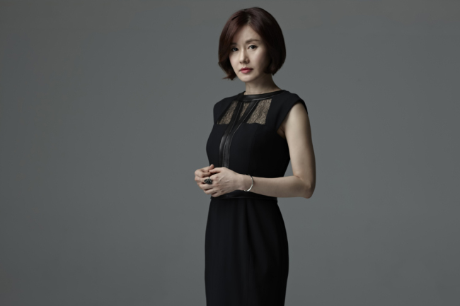 김지수(영화배우/탤런트)
“자유로운 엄마, 순종적인 며느리, 다정다감한 아내로 살고 싶었는데 당신이 다 망쳤어.”(SBS 월화드라마 ‘따뜻한 말 한마디’ 미경의 대사 중)
