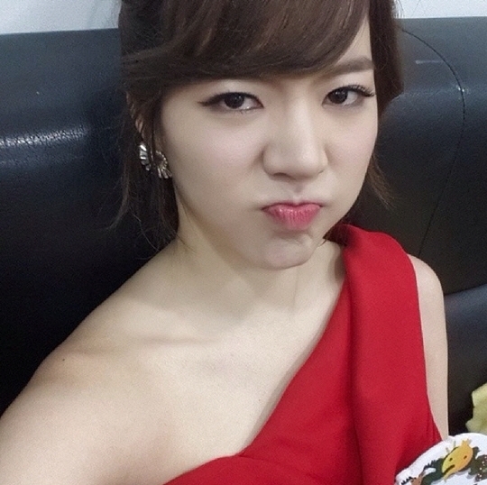 써니(이순규/가수/소녀시대)
걸그룹 소녀시대 멤버 써니가 사생팬(스타의 사생활을 따라다니는 열성팬)을 향해 경고의 메시지를 남겼다.
