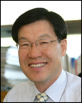 권오준(기업인/포스코사장)
포스코 차기 회장 후보로 내정된 권오준(64) 포스코 기술총괄(CTO) 사장이 “포스코를 최고의 경쟁력을 갖춘 기업으로 이끌겠다”는 의지를 밝혔다.