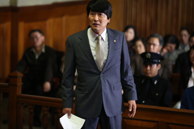 송강호(영화배우/호두엔터테인먼트)
40대 중반의 직장인 김성구 씨는 “‘변호인’을 보며 오랜만에 눈물을 쏟았다. 누구 눈치 볼 것도 없었다”고 말했다.