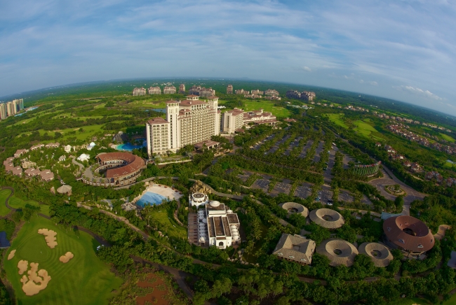 4단
A view of Mission Hills golf resort in Hainan Island, China