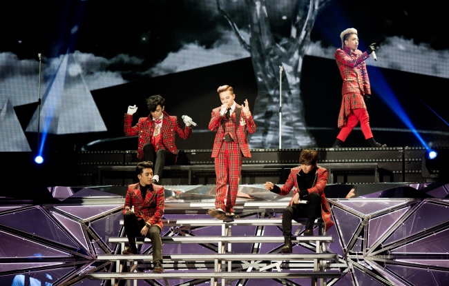 Big Bang.   YG Entertainment