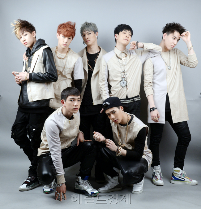 TYP신인그룹 GOT7 사내. 박현구 기자phko@heraldcorp.com 2014.01.07
TYP신인그룹 GOT7 사내. 박현구 기자phko@heraldcorp.com 2014.01.07