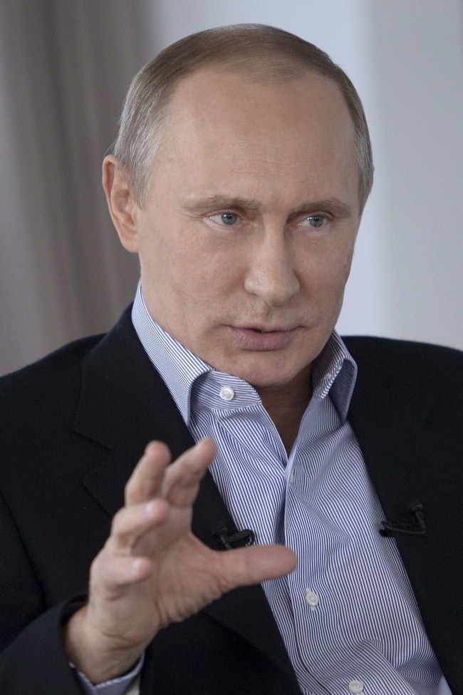 블라디미르푸틴(VladimirPutin/정치인/러시아대통령)
MOSCOW (AP) ― Russian President Vladimir Putin has offered new assurances to gay athletes and fans attending the 2014 Sochi Winter Olympics next month. Yet he defended Russia’s anti-gay law by equating gays with pedophiles and said Russia needs to “cleanse” itself of homosexuality if it wants to increase its birth rate.
Russian President Vladimir Putin