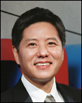 담철곤(기업인/오리온대표이사회장/고양오리온스구단주)
오리온 초코파이가 일본 주요 언론의 집중 조명을 받고 있어 주목된다.
