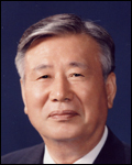 이중근(기업인/부영대표이사회장)
부영그룹 회장은 모교인 건국대에 장학기금으로 5억원을 기부했다.