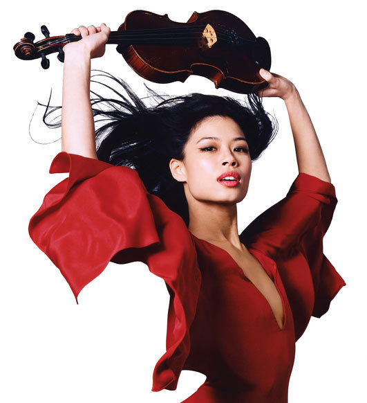 바네사메이(VanessaMaeVanakornNicholson/바이올리니스트)
GKOK (AFP) ― Violinist Vanessa Mae has officially qualified to ski for Thailand at the Winter Olympics and will lead the sun-soaked kingdom’s biggest-ever team to Sochi’s snowy slopes, an official said Tuesday.
Violinist Vanessa Mae