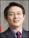 이영규(기업인/웰크론대표이사)
지난 2010년 웰크론에 인수된 뒤 고공성장을 하던 웰크론한텍이 지난해 주춤했다. 자회사인 웰크론강원의 실적이 급감했기 때문이다. 이로인해 웰크론한텍 주가는 큰폭의 등락을 거듭했고 웰크론강원 주가도 내리막을 타며 반토막이 났다.