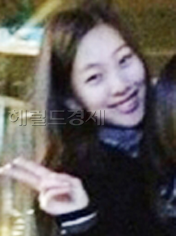 이진이(박지영/화제인물)
황신혜 딸 이진이가 화제다.