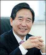 하성용(기업인/한국항공우주산업대표이사사장/한국항공우주산업진흥협회회장)
한국항공우주산업(KAI)이 올 해 목표 매출을 2조3000억원, 영업이익은 1581억원으로 전망했다. 지난 해 대비 매출은 15%, 영업이익은 30% 증가한 수치다. 올 해 수주 목표도 지난 해 대비 26% 증가한 7조7000억원 규모로 전망했다.