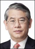 박종구(교수/전학교법인인/아주대학교교육대학원교수/한국폴리텍대학이사장)
지난해 ‘유리천장’을 깨트리는 신선한 뉴스 두 개가 있었다. 보수적인 우리나라 은행업계에서 권선주 IBK기업은행 부행장이 최초로 여성 행장으로 내정됐다. 미국에서도 세계 최대 자동차업체인 GM의 최고경영자로 메리 바라가 취임했다.