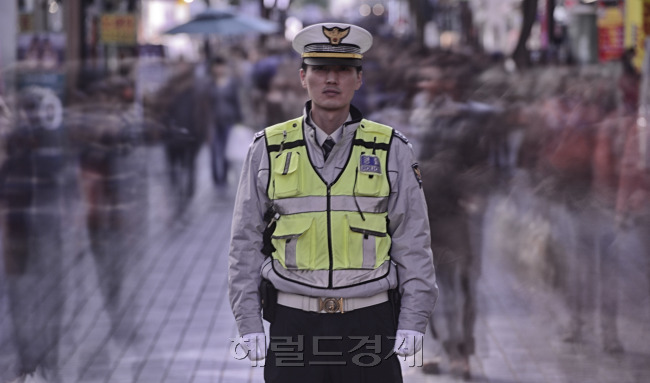 경찰 이미지. 박해묵 기자/mook@heraldcorp.com
경찰 이미지. 박해묵 기자/mook@heraldcorp.com
경찰 이미지. 박해묵 기자/mook@heraldcorp.com