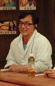 성룡(청룽/JackieChan/영화배우/영화감독)
액션스타 성룡이 과거 한국여자를 8년 사귀었다고 고백했다.