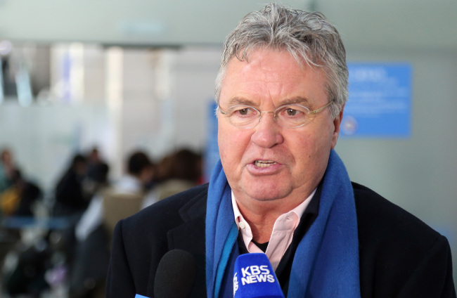 거스히딩크(GuusHiddink/축구감독/전축구선수)
A former head coach of South Korea’s national football team appears to be seeking to build a futsal stadium in North Korea, an official said Friday.
Guus Hiddink.   Yonhap