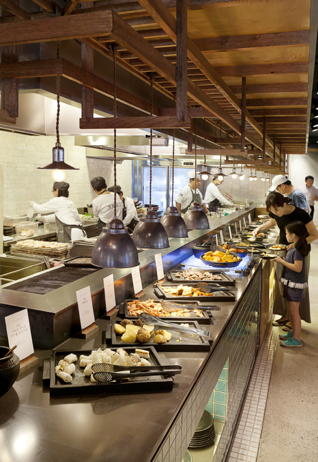 Season’s Table restaurant by CJ Foodville in Pangyo, Gyeonggi Province.   CJ Foodville
