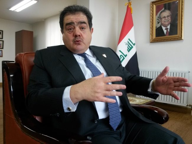 Iraqi Ambassador to South Korea Khalil Al-Mosawi gestures during an interview with The Korea Herald at his office in Seoul on Thursday.   Philip Iglauer/The Korea Herald