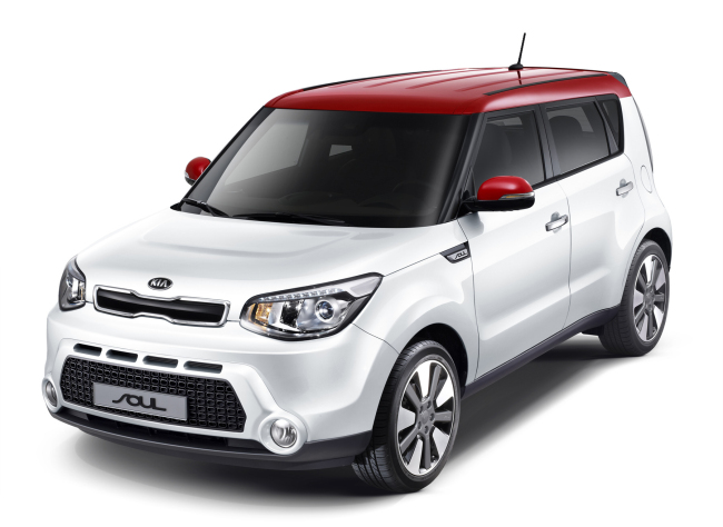 Behind the Wheel / Kia Soul ― Design: ★★★★★ / Interior: ★★★★ / Engine: ★★★☆ / Fuel economy: ★★★☆☆ / Cost and A/S: ★★★★