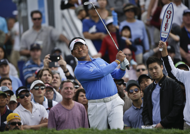 Choi Kyung-ju plays a shot on the 17th hole at the Farmers Insurance Open on Sunday.   AP-Yonhap