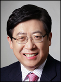 박재식(금융인/한국증권금융대표이사사장)
최근 아르헨티나, 터키 등의 통화가치가 빠르게 하락하면서 신흥시장 전반에 대한 우려가 확산되고 있다. 이는 작년말부터 양적완화를 축소하는 미국의 테이퍼링(Tapering)으로 신흥국의 불확실성은 높아진 반면 미국 및 유럽 등 선진국의 경기회복세가 가시화되면서 글로벌 투자자금이 신흥국에서 선진국으로 이탈하고 있기 때문이다. 불과 1년전만해도 이머징 마켓이 최대 매력처로 부각되던 것을 생각하면 격세지감이 느껴진다.