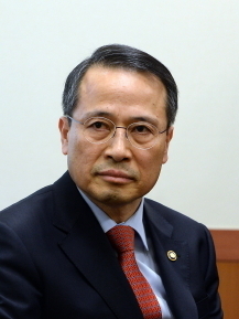 김규현(정무직공무원/전외무공무원/외교부제1차관)
Vice Foreign Minister Kim Kyou-hyun on Monday was appointed head of the secretariat of Cheong Wa Dae’s National Security Council, the presidential office said.
