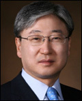 윤부근(기업인/삼성전자사장)
윤부근<사진> 삼성전자 CE(소비자가전) 부문 사장은 5일 서울 서초구 삼성전자 사옥에서 주간 사장단 회의를 마친 뒤 기자들과 만나 이 같이 밝혔다.