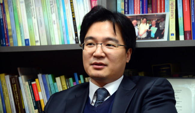 Kim Tae-young, a professor at Chung-Ang University   Kim Myung-sub/The Korea Herald