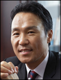 이영재(기업인/한일월드회장/서울디지털산업단지회장/하이서울브랜드회장)
“올해는 한일월드에 ‘도약의 한 해’입니다. 1000여명 규모의 서비스 조직과 강력한 신제품을 무기로 공격적인 마케팅을 통해 매출 1000억원을 돌파할 것입니다.”