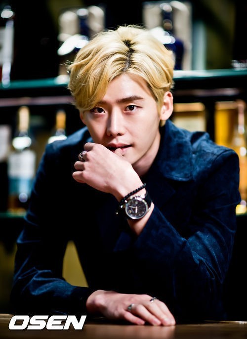 이종석(모델/탤런트)
배우 이종석이 SBS 새 월화드라마 ‘닥터 이방인’(가제) 출연을 확정지었다.