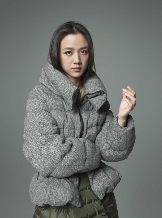 탕웨이(TangWei/영화배우)
봄의 시작을 알리는 입춘도 지났다. 앞으로 몇 차례 꽃샘추위는 지나가겠지만 완연한 봄 기운을 막기는 역부족이다. 한겨울을 휩쓸었던 다운 재킷 시장도 이제 성적표를 점검할 시기다.