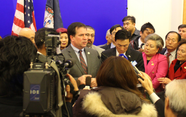 Tim Hugo, a senior Republican member of the Virginia House of Delegates, speaks to the press. (Yonhap News)