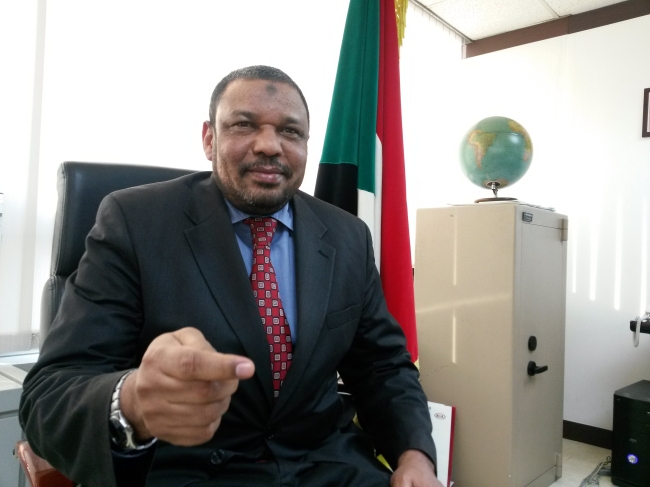 Sudanese Ambassador to South Korea Tageldin Elhadi speaks during an interview with The Korea Herald in his office in Seoul on Wednesday.   Philip lglauer/The Korea Herald