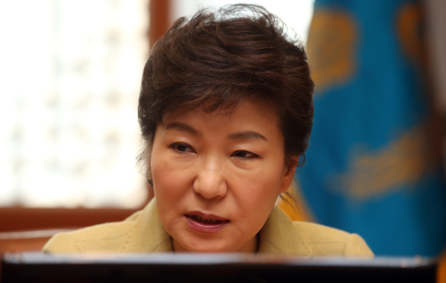 박근혜(대통령/대한민국대통령)
President Park Geun-hye said Monday that she won’t tolerate any labor resistance to her drive to reform the public sector, castigating debt-ridden institutions’ morals, excessive welfare benefits and lack of efforts to improve their management.
President Park Geun-hye