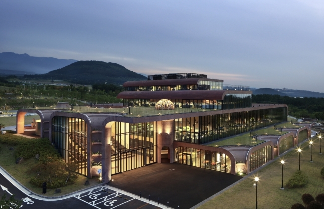 A view of Daum Communications headquarters on Jejudo Island. In 2012, Daum relocated its head office in Seoul to Jeju Science Park in Jeju City.   Daum Communications