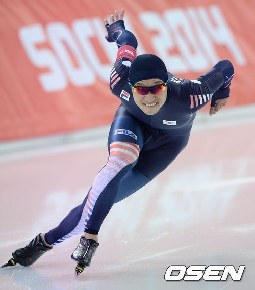 이규혁(스케이트선수)
노르웨이의 바이애슬론 국가대표 올레 아이나르 비에른달렌(40)이 2014 소치동계올림픽 남자 스프린트 10km 우승으로 동계올림픽 사상 최다 메달(12개), 최초의 40대 금메달리스트가 된 후 남긴 말이다.