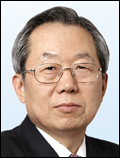 서충일(기업인/STX사장)
서충일 ㈜STX 신임 대표이사 사장이 12일 공식 취임했다. ㈜STX는 본격적인 경영정상화에 박차를 가한다는 계획이다.