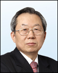 서충일(기업인/STX사장)
서충일<사진> (주)STX 신임 대표이사 사장이 12일 공식 취임했다. (주)STX는 본격적인 경영정상화에 박차를 가한다는 계획이다. 서 사장과 (주)STX 임직원들은 12일 오전 서울 STX남산타워에서 열린 취임식 겸 경영설명회에서 “위기극복을 위해 변하지 않으면 더 이상 물러설 곳이 없다”는 각오로 조기 경영정상화에 대한 의지를 다졌다.