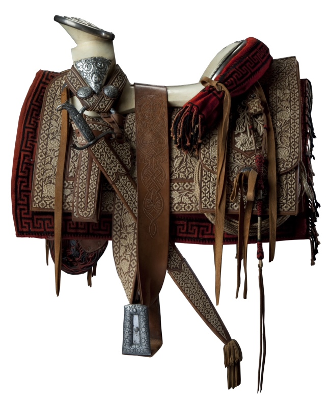 This undated image released by 33PHOTO and Arte en la Charreria shows an ornate saddle on display at the Albuquerque Museum as part of the exhibition “Arte en la Charreria: The Artisanship of Mexican Equestrian Culture.”   AP-Yonhap