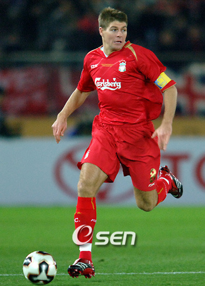 스티븐제라드(StevenGerrard/축구선수/리버풀FCMF미드필더)
리버풀이 풀럼 원정길서 회심의 역전 드라마를 썼다.