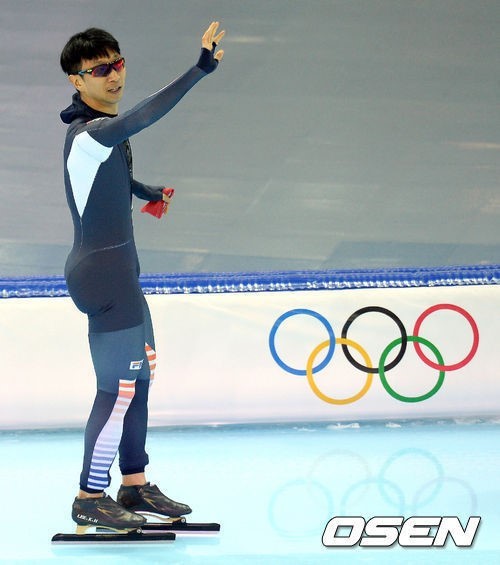 이규혁(스케이트선수)
한국 스피드스케이팅의 ‘살아있는 전설’ 이규혁(36ㆍ서울시청)은 올림픽 6회 출전이라는 불멸의 기록을 남기고 정든 빙판과 작별을 고했다.