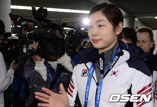 김연아(스케이트선수)
올림픽 2연패에 도전하는 ‘피겨 여왕’ 김연아(24)가 소치 땅을 밟았다.