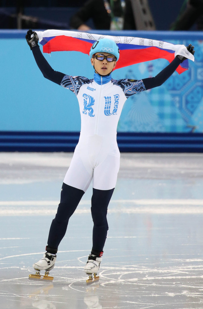 안현수(빅토르안/스케이트선수)
President Park Geun-hye said Thursday South Korea’s sports world should think about whether factionalism and other irregularities forced short track speed skating star Ahn Hyun-soo to become a naturalized Russian citizen to continue his career.
Russia’s Viktor Ahn   Yonhap