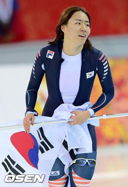 이상화(스케이트선수/서울시청)
13일(한국시간) 밤 11시 러시아 소치 아들레르 아레나에서 진행된 대회 여자 1000ｍ 레이스에서 마지막 18조에 배치된 이상화(25·서울시청)가 아웃코스에 배치된 후