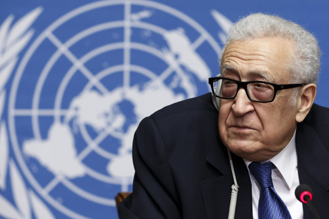 U.N.-Arab League envoy for Syria Lakhdar Brahimi attends a news conference after closing the second round of negotiation between the Syrian government and the opposition at the European headquarters of the United Nations in Geneva, Switzerland, Saturday.   AP-Yonhap