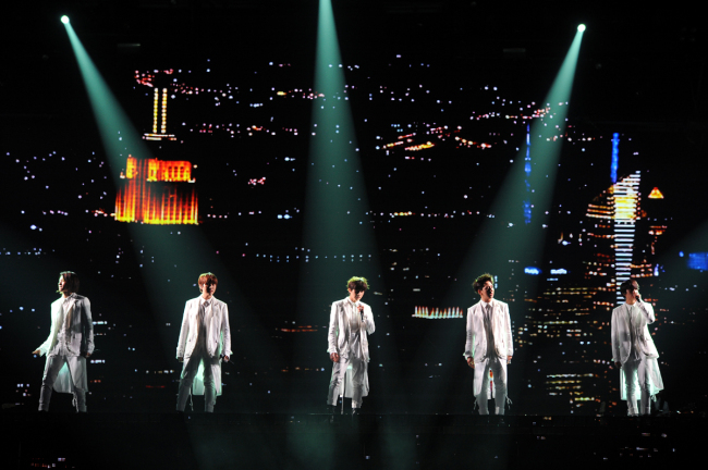 B1A4 1st Concert 「Baba B1A4 In Seoul」 B1A4 - Bling Girl [BABA B1A4 in Seoul] (Hangul, Romanization