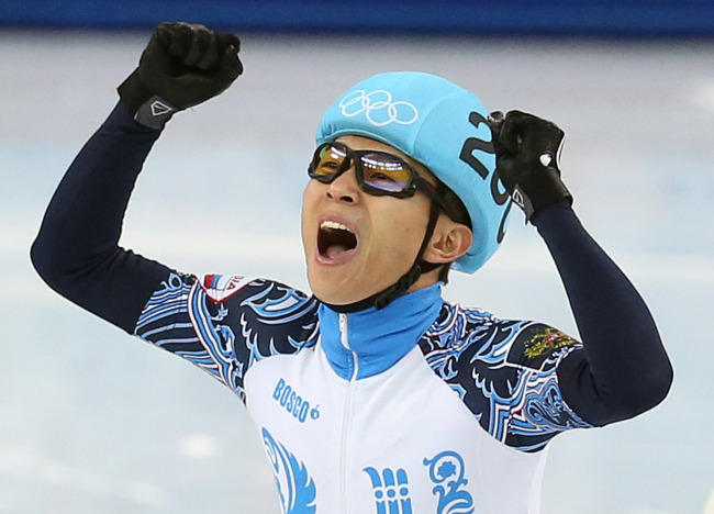안현수(빅토르안/스케이트선수)
Viktor Ahn of Russia, whose Korean name is Ahn Hyun-soo, won the gold medal in men’s 1,000 meters short-track speed skating at the Sochi Olympics on Saturday. His gold for Russia is thrilling the Olympic host nation, while heightening Korean fans’ interest in his next move after the winter sports festival.