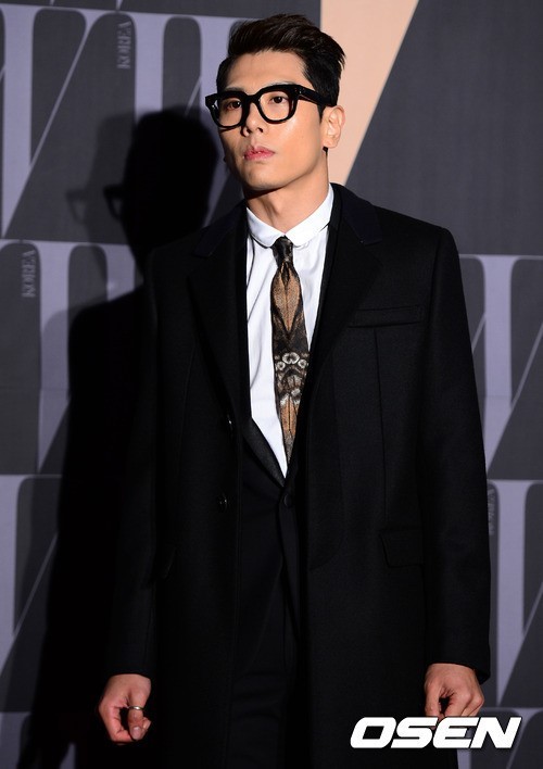 박효신(가수/젤리피쉬엔터테인먼트)
전 소속사와의 분쟁으로 법원에 회생절차를 신청한 가수 박효신(33)이 결국 절차 완수에 실패했다.