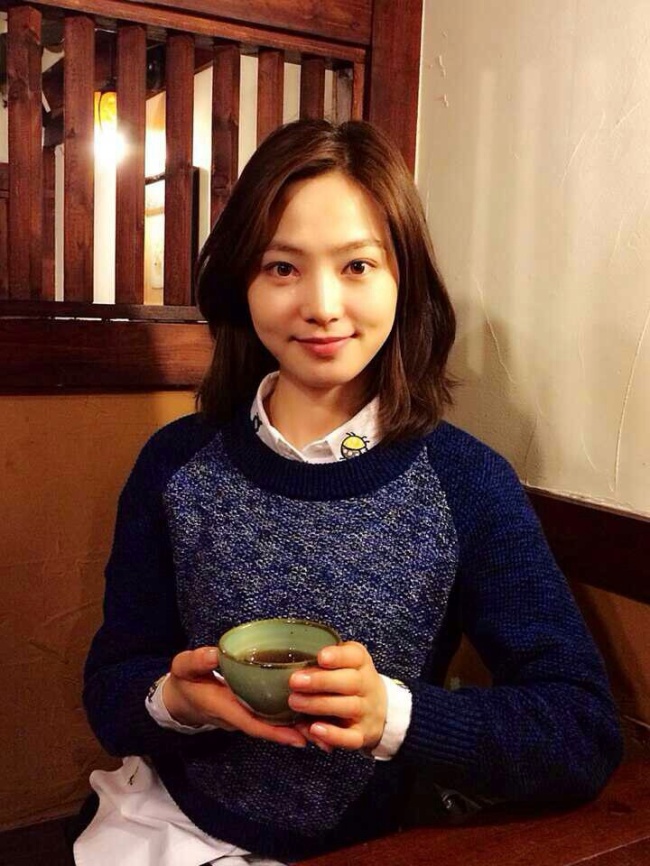 차유람(당구선수)
얼짱 당구스타로 알려진 당구선수 차유람(27)이 커뮤니티 포털사이트인 디시인사이드(www.dcinside.comㆍ대표 김유식)의 광고 모델로 발탁됐다.